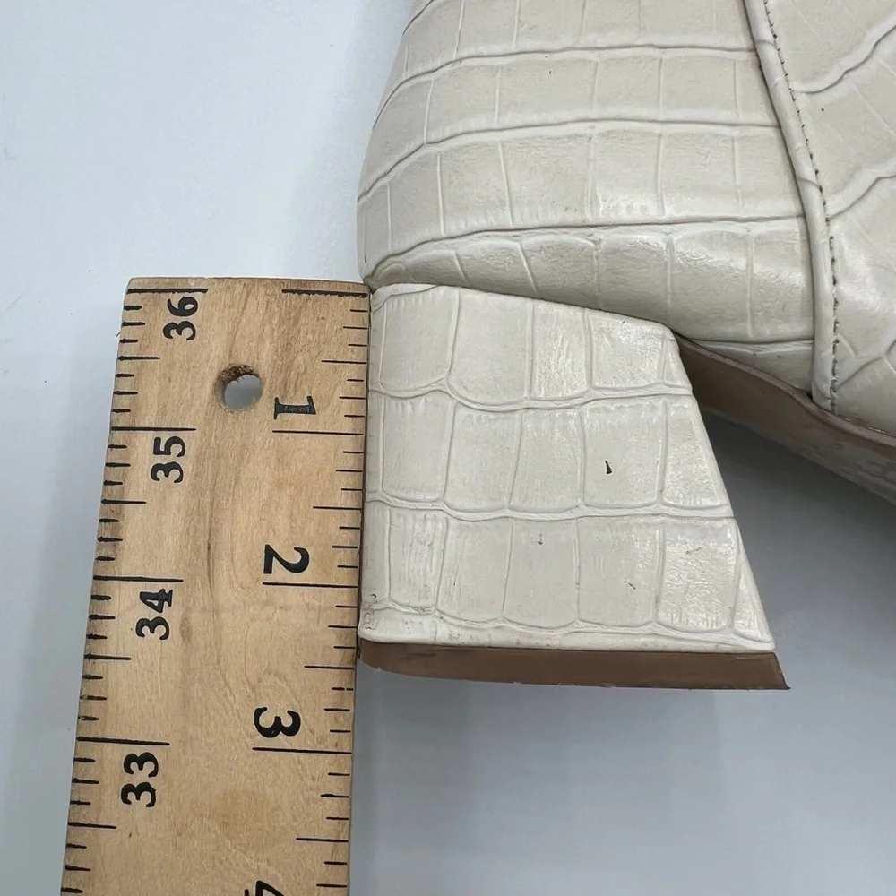 Steve‎ Madden Sz 6 1/2 Darma Beige White White Croc Embossed Booties Block Heel